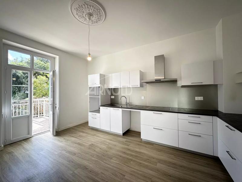 Maison - 193 m² - 7 pièces