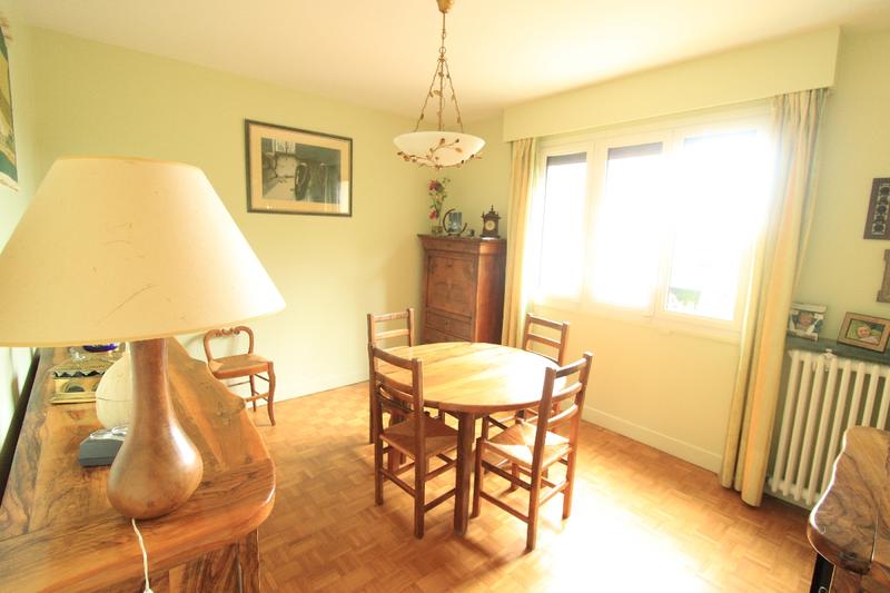 Maison - 201 m² - 10 pièces