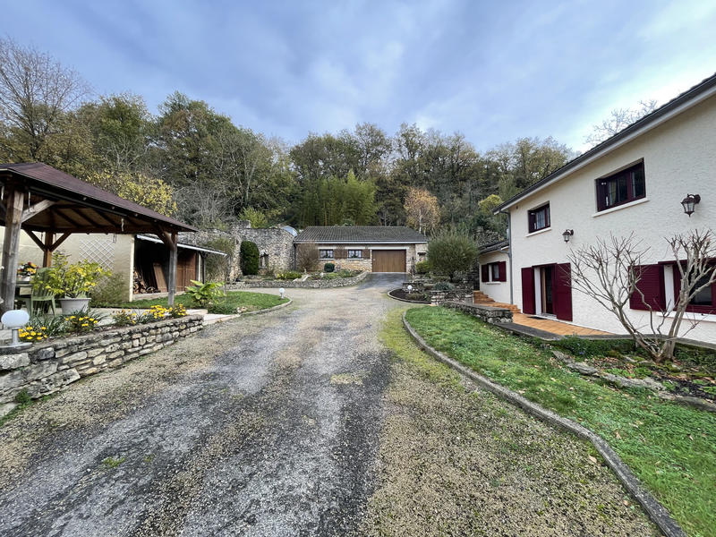 Maison - 207 m² - 6 pièces