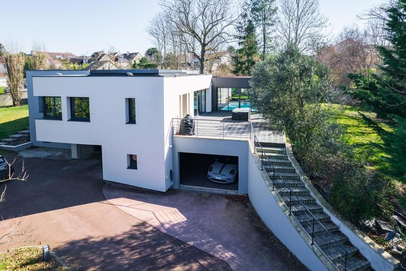 Villa - 328 m² - 8 pièces