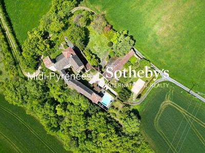 Château - 470 m² - 12 pièces