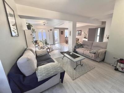 Maison - 262 m² - 9 pièces