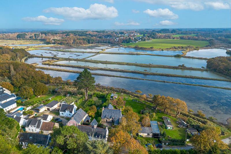 Maison - 180 m² - 9 pièces