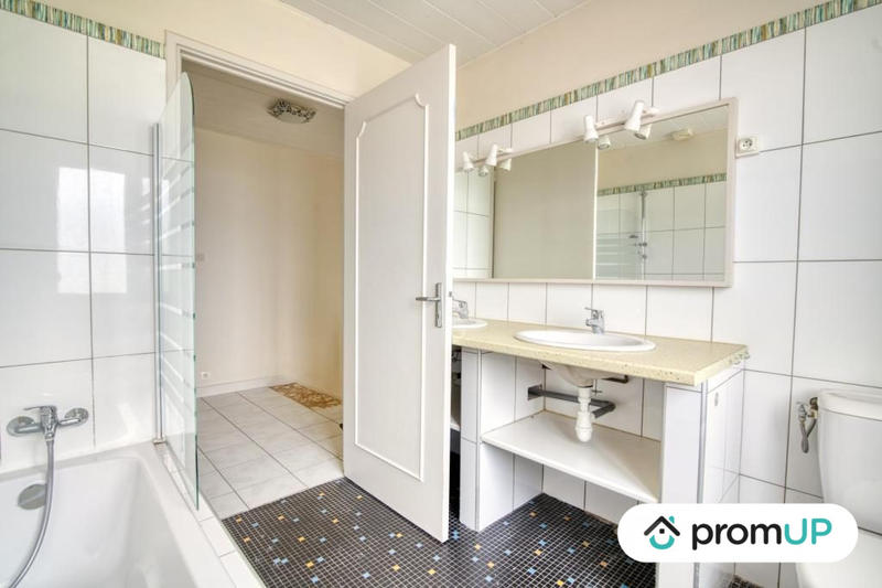 Maison - 180 m² - 5 pièces