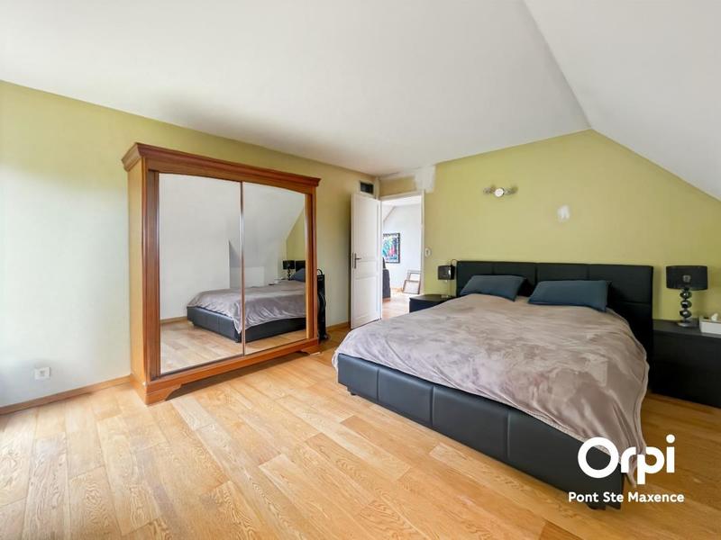 Maison - 186 m² - 6 pièces