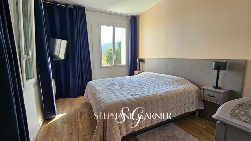 Propriété - 180 m² - 6 pièces