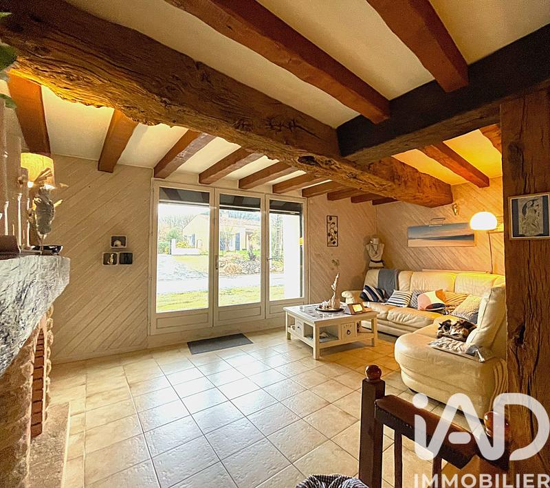 Maison - 248 m² - 8 pièces