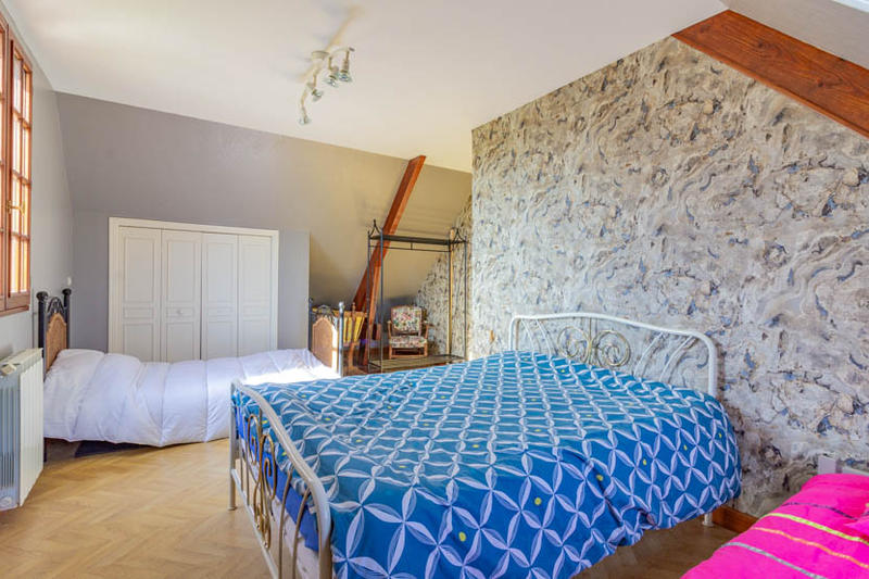 Maison - 198 m² - 8 pièces