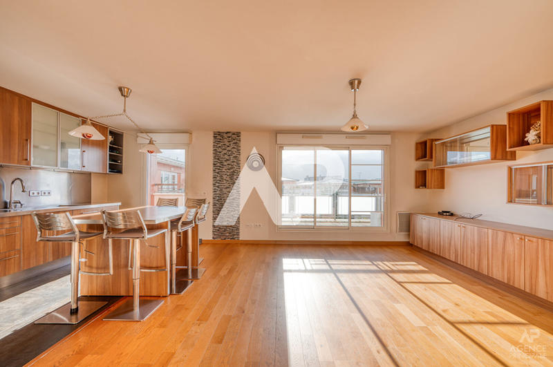 Appartement - 102 m² - 5 pièces