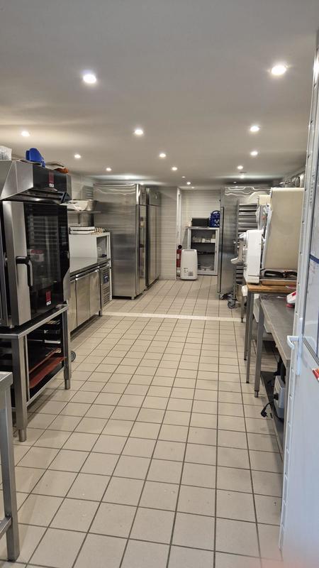 Fonds de commerce - Magasins - 100 m²