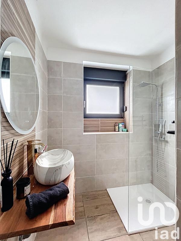 Maison - 202 m² - 9 pièces