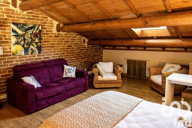 Maison - 680 m² - 18 pièces