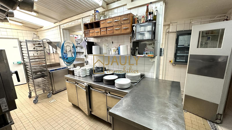 Local commercial - 310 m² - 12 pièces