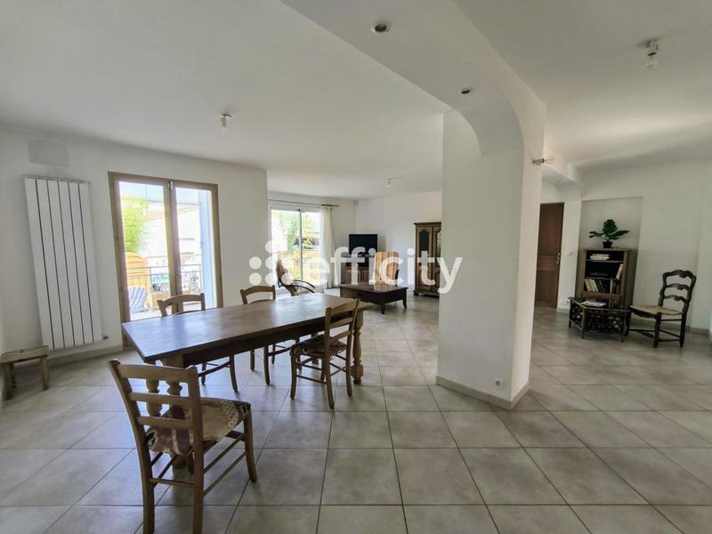 Maison - 156 m² - 7 pièces