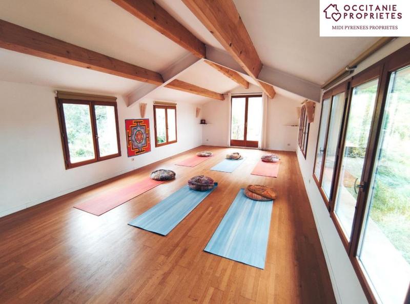 Propriété - 207 m² - 12 pièces