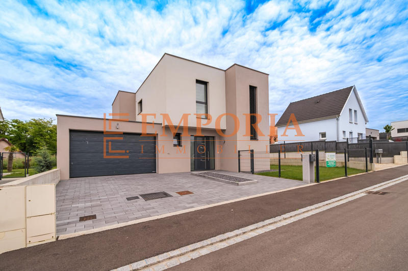 Maison - 136 m² - 5 pièces