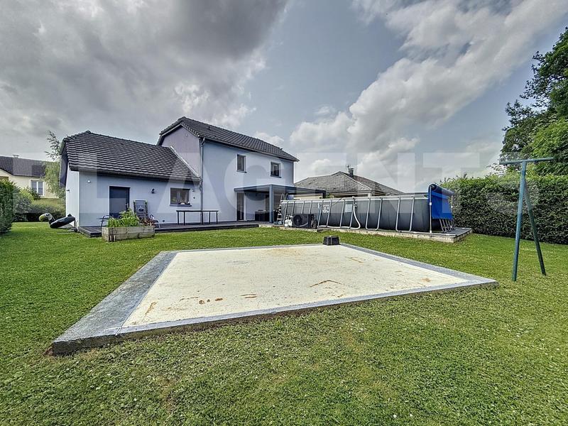 Maison contemporaine - 153 m² - 10 pièces