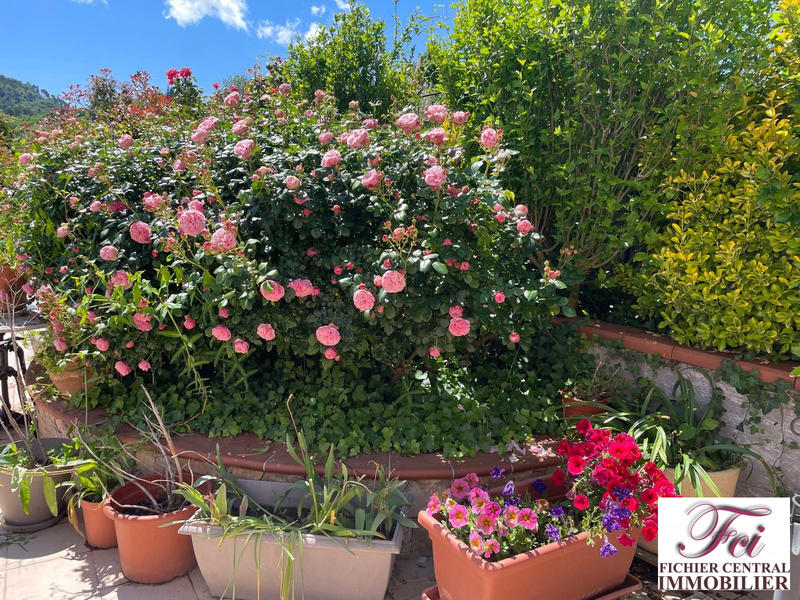 Maison - 212 m² - 6 pièces