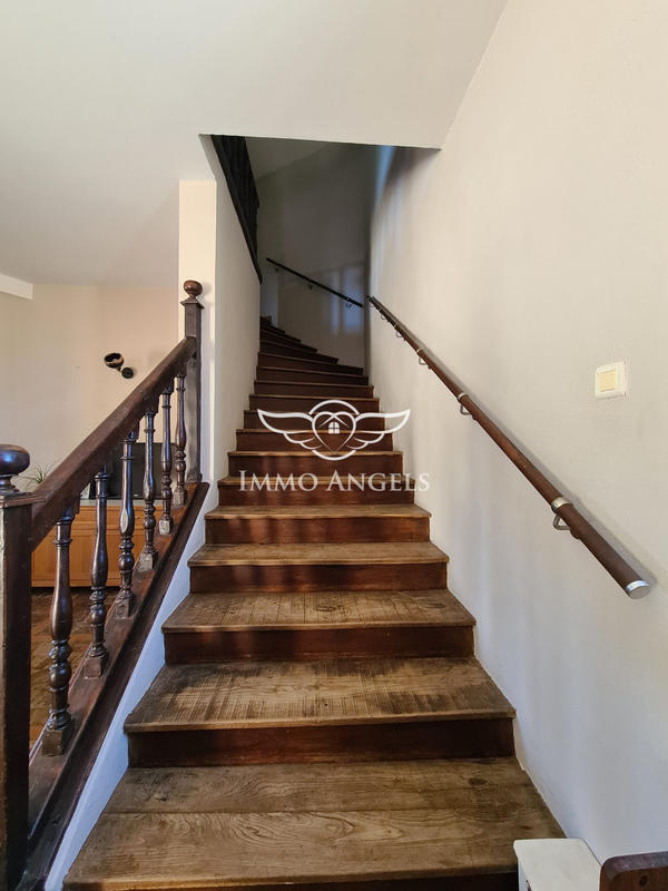 Mas - 896 m² - 29 pièces