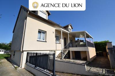 Maison - 238 m² - 11 pièces
