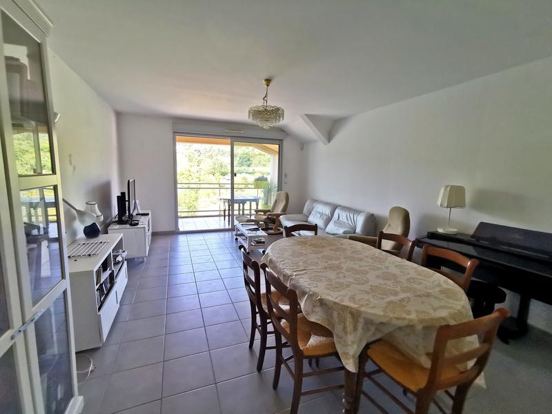 Appartement - 72 m² - 3 pièces