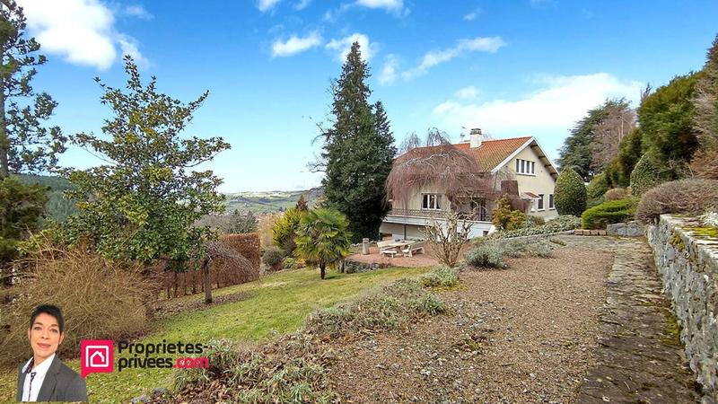 Maison - 218 m² - 8 pièces