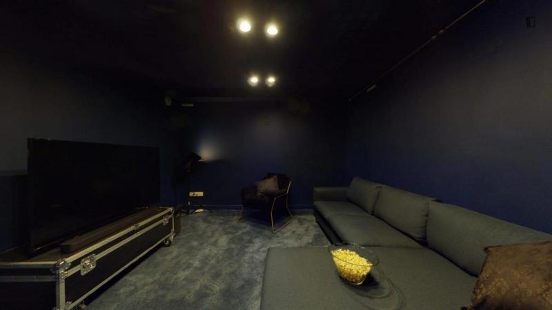 Chambre - 25 m² - 11 pièces