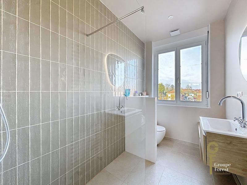 Maison - 94 m² - 5 pièces