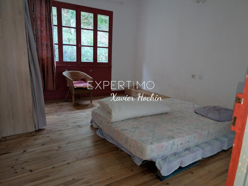 Maison - 960 m² - 32 pièces