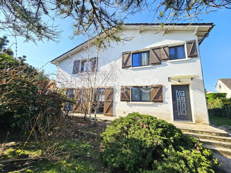 Maison - 156 m² - 8 pièces
