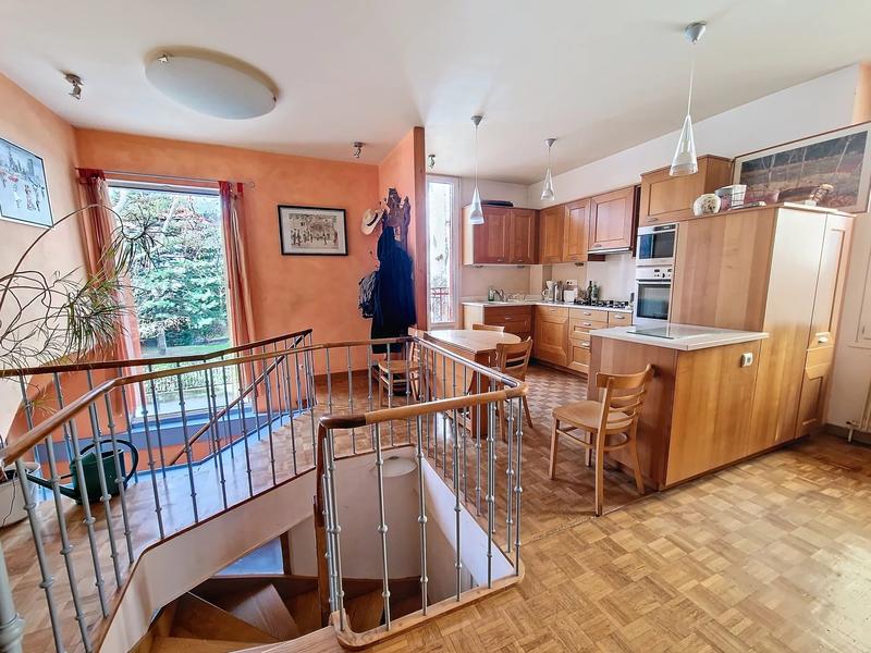 Maison - 197 m² - 6 pièces