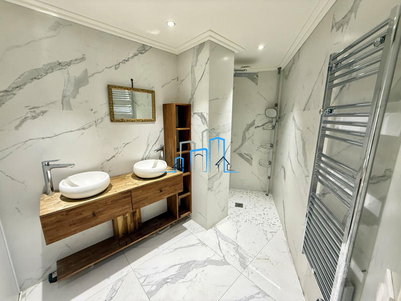 Appartement - 104 m² - 4 pièces