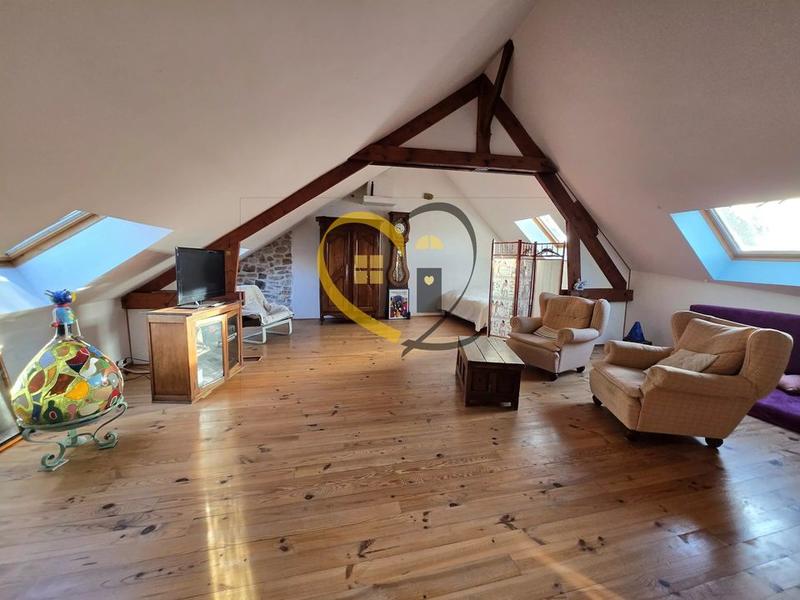 Maison - 180 m² - 5 pièces