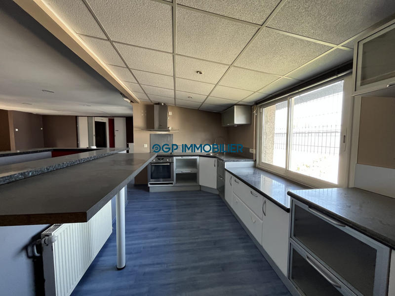 Entrepôt - 1 400 m²