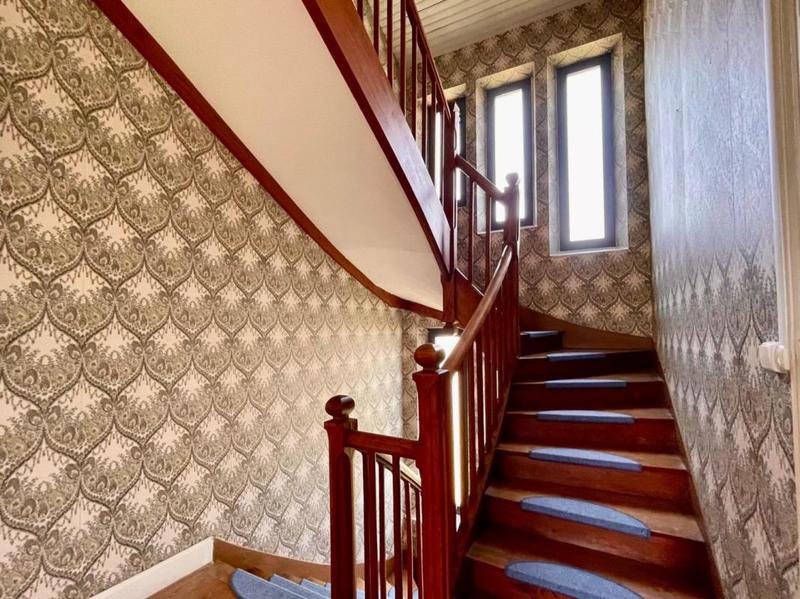 Maison - 388 m² - 10 pièces