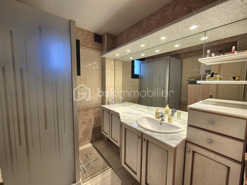 Maison - 159 m² - 6 pièces