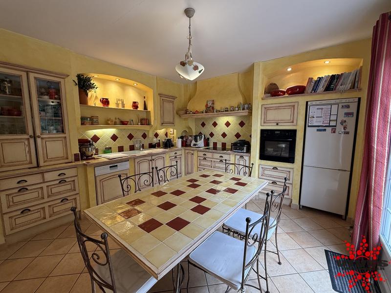 Villa - 180 m² - 6 pièces