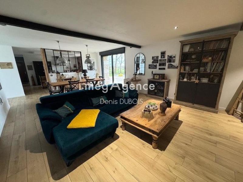 Maison - 360 m² - 10 pièces