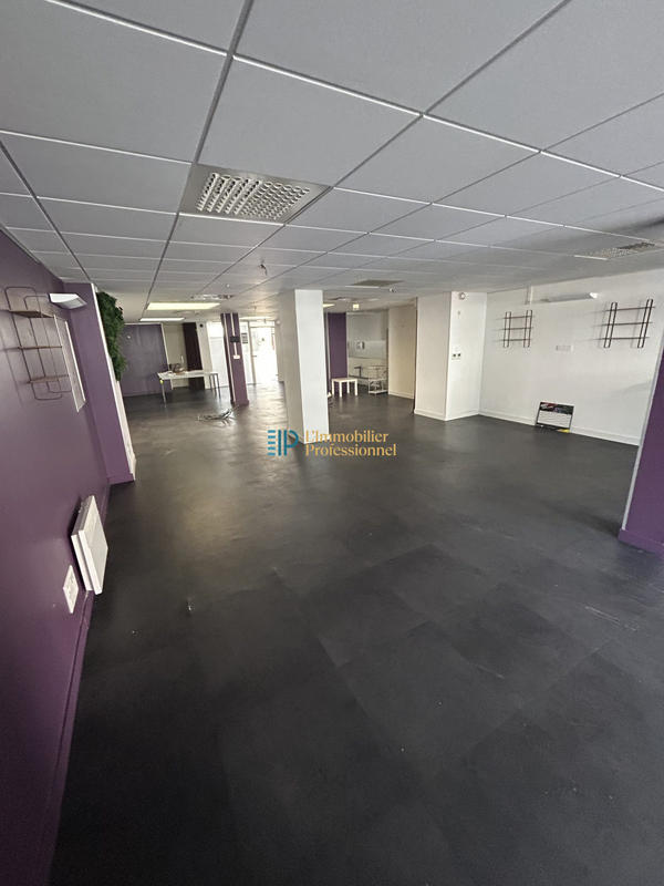Local commercial - 170 m² - 4 pièces