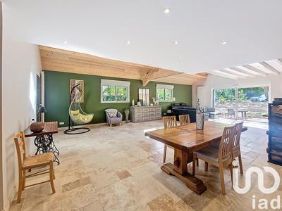 Maison - 232 m² - 8 pièces