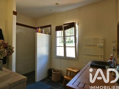 Maison - 230 m² - 5 pièces