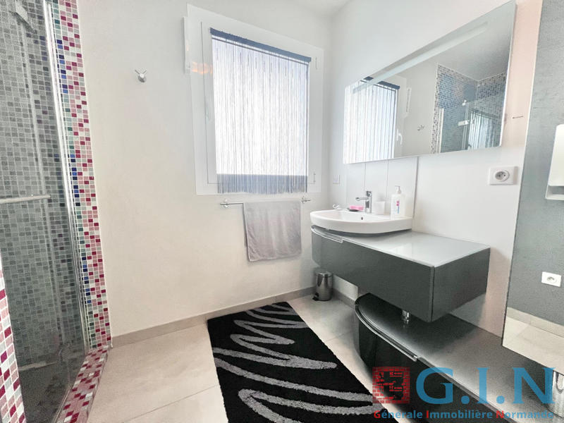 Propriété - 190 m² - 6 pièces