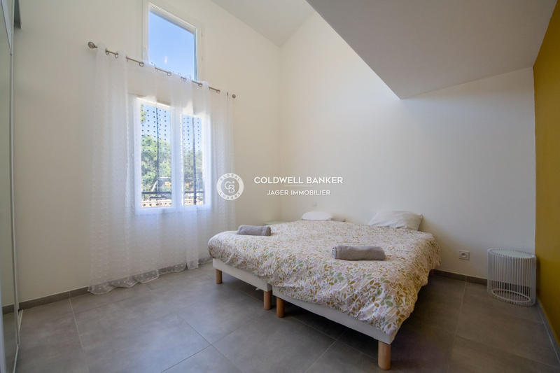 Appartement - 99 m² - 4 pièces