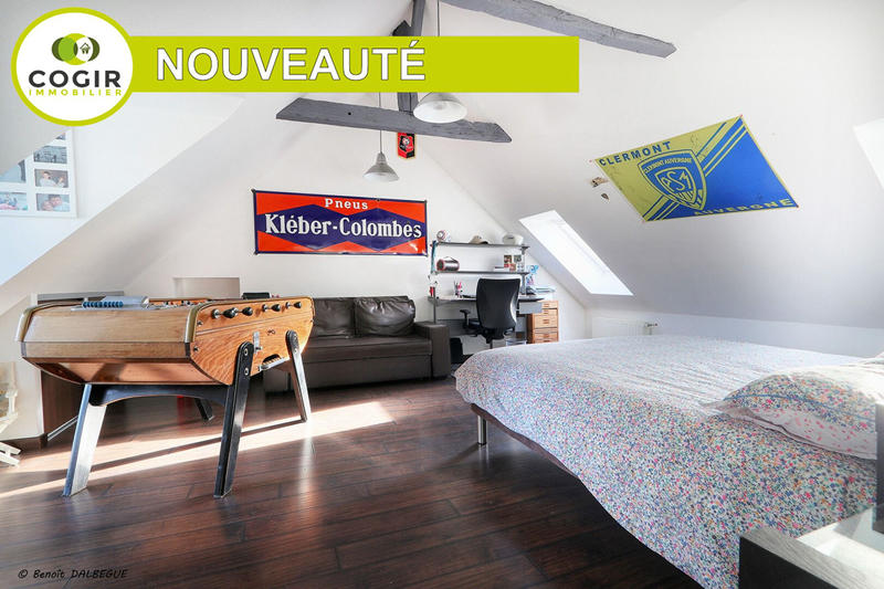 Maison - 250 m² - 8 pièces