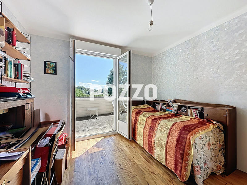 Maison - 137 m² - 7 pièces