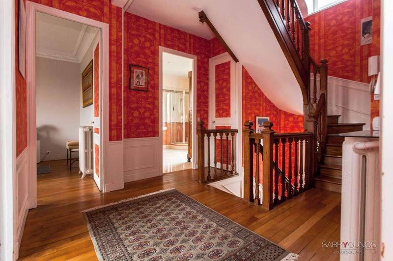 Maison - 210 m² - 8 pièces