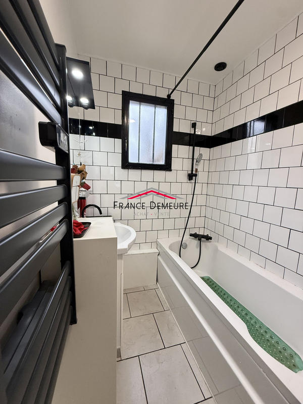 Maison - 75 m² - 5 pièces