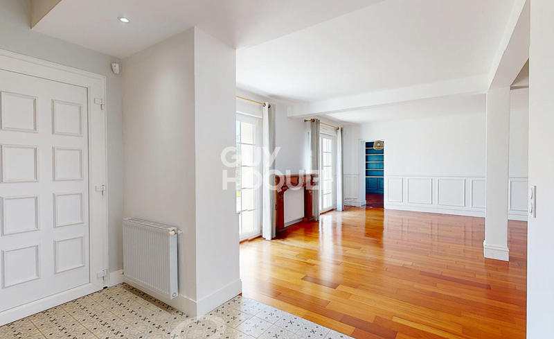 Maison - 182 m² - 7 pièces