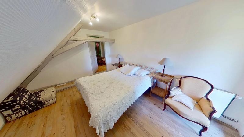 Maison traditionnelle - 248 m² - 7 pièces