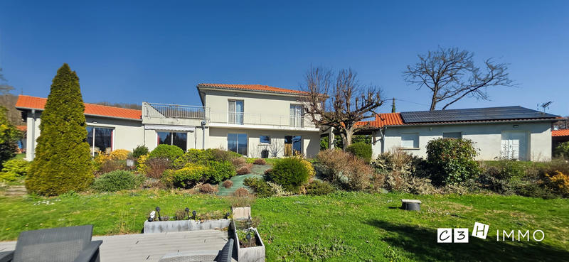 Villa - 234 m² - 6 pièces